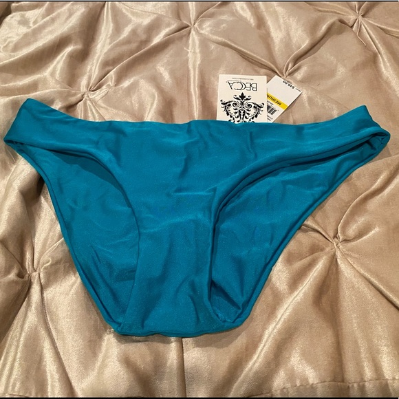 COPY - BECCA wrap bikini top and Hipster bottom - Picture 4 of 4